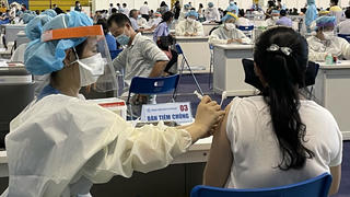Vaccine trong cuộc chiến dập dịch