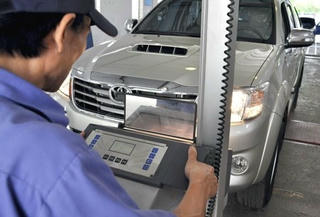 Phát hiện hàng chục xe hạng sang đeo biển số giả