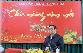 Thủ tướng Phạm Minh Chính trò chuyện, chúc Tết CLB Hàm Rồng