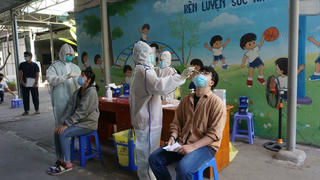 Hơn 90% giáo viên, học sinh TP Hồ Chí Minh hoàn thành lấy mẫu xét nghiệm tầm soát Covid-19