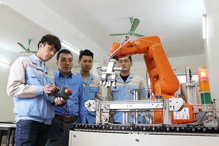 Đến năm 2025, 100% giáo viên nghề nghiệp đạt chuẩn