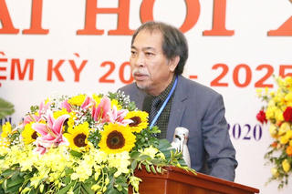 'Nhà văn vui tính, lãng mạn nhưng khi chọn người đại diện lại rất khó tính!'