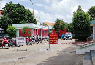 Long An: Phong tỏa một phần Bệnh viện đa khoa huyện Bến Lức