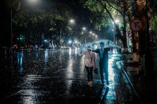 Đêm nay, Hà Nội và Đông Bắc Bộ tiếp tục có mưa