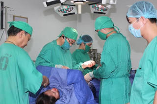 Nghệ An: Mẹ con sản phụ bị tai nạn giao thông được cứu sống