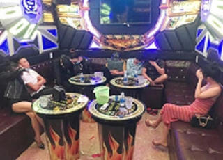 Phát hiện 8 thanh niên sử dụng ma túy trong quán karaoke