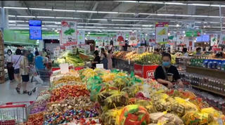 [VIDEO] Các siêu thị Hà Nội 'đầy ắp' hàng hóa, sẵn sàng phục vụ người dân