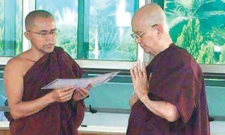 Cựu tổng thống Myanmar đi tu