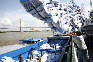 Nỗ lực gỡ rào cản cho doanh nghiệp: Những chuyển động tích cực