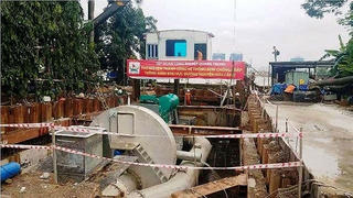 TP Hồ Chí Minh: Tiếp tục thương lượng giá thuê máy bơm chống ngập
