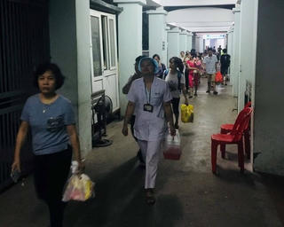 Bệnh viện Nhi Trung ương chủ động sơ tán bệnh nhân gần khu vực cháy