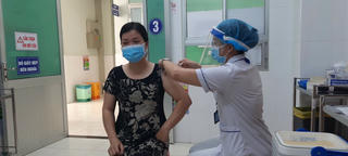 TP Hồ Chí Minh xin Chính phủ cho thành phố tự mua vắc xin Covid-19