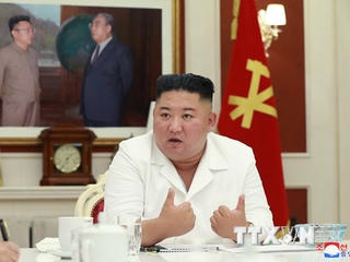 Ông Kim Jong-un chủ trì cuộc họp về ứng phó bão và Covid-19