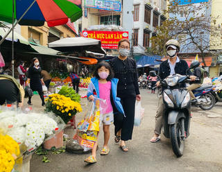 [ẢNH] Quảng Ninh: Tấp nập chợ Tết ngày tiễn ông Táo về trời