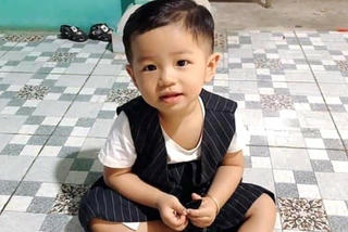 Tìm thấy thi thể bé trai 2 tuổi dưới suối gần nhà