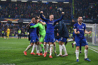 'Đấu súng' nghẹt thở, Chelsea vào chung kết Europa League