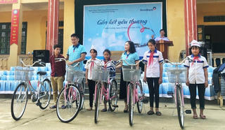 Hành trình 'Gắn kết yêu thương' tới các em nhỏ vùng cao Tuyên Quang