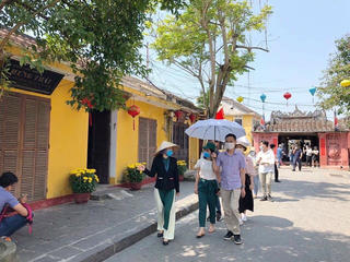Mở đường cho du lịch