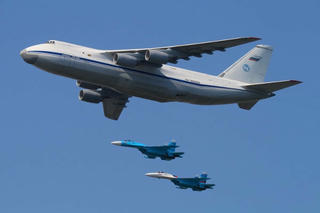 Nga chuyển giao tên lửa S-300 bằng vận tải cơ quân sự lớn nhất thế giới đến Syria