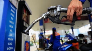 Giá xăng tăng gần 800 đồng từ 15h chiều nay