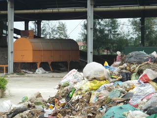 Khốn khổ vì nhà máy rác ngừng hoạt động