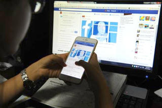 Cấm học sinh sử dụng facebook: Không phải là thượng sách