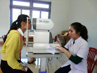 Đắk Lắk: Khám mắt, phát thuốc miễn phí cho 700 học sinh