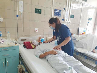 Nhầm thuốc diệt chuột là bột ngũ cốc, người đàn ông nguy kịch