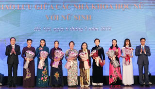Trao giải thưởng Kovalevskaia cho hai nhà khoa học nữ