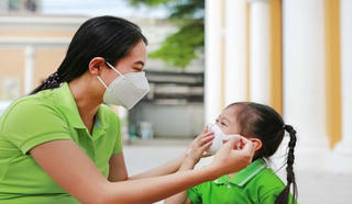 Đảm bảo sức khỏe thể chất và tinh thần cho trẻ