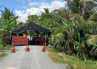 Lơ là phòng, chống dịch, một số cán bộ cơ sở ở Trà Vinh bị đình chỉ công tác 