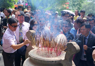 Về với cội nguồn