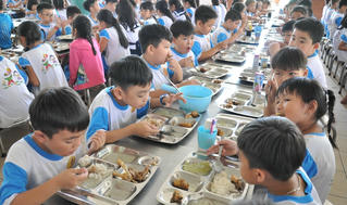 Ngăn thực phẩm bẩn vào nhà trường
