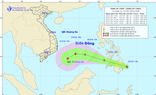 Vùng áp thấp tiến gần Biển Đông, có khả năng mạnh lên thành bão