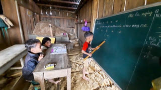 20-11 ở vùng sạt lở: Không quà không hoa, chỉ mong học sinh được đến lớp