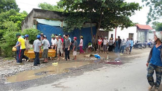 Một phụ nữ bị ôtô tải cán chết thảm