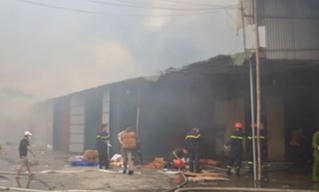 Cháy lớn trong Khu công nghiệp Phố Nối A