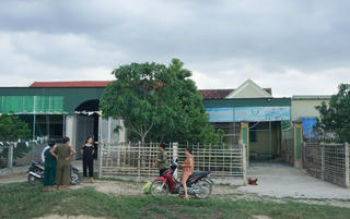 Sống 'treo' trên đất của mình