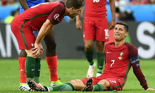 Vận đen Ronaldo, vận đỏ Bồ Đào Nha