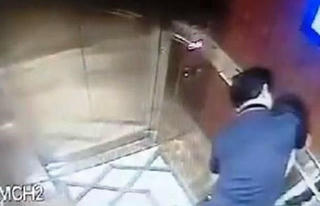 Hành vi hôn vào mặt trẻ em dưới 16 tuổi có thể bị khép tội dâm ô