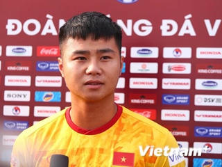 Thủ môn Văn Toản khiêm tốn, né so sánh hơn thua với Bùi Tiến Dũng