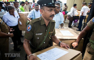 Sri Lanka bắt đầu bầu cử tổng thống, 85.000 cảnh sát bảo vệ an ninh