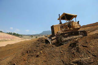 Dung dưỡng cho cái sai?