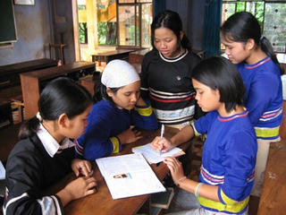 Chính sách Hỗ trợ học tập đối với trẻ em, HSSV dân tộc thiểu số rất ít người