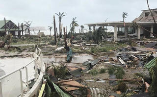 Siêu bão Irma 'tiếp tay' cho 120 tù nhân trốn ngục