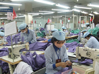BẢN TIN MẶT TRẬN: Công nhân U40 đã lo thất nghiệp