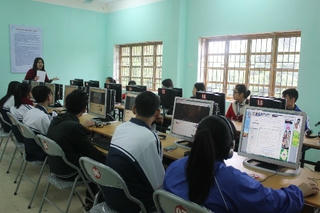 Phòng học internet dành cho học sinh dân tộc thiểu số tỉnh Hòa Bình