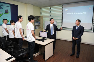 Viettel tài trợ phòng Lab mạng di động 4G. thúc đẩy hoạt động nghiên cứu tại trường đại học