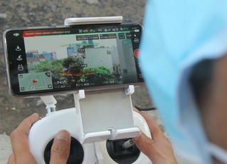 Đà Nẵng: Kiểm soát phòng, chống dịch tại các ngõ hẻm bằng flycam