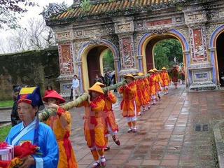 Tái hiện nghi lễ dựng cây nêu ngày Tết tại Đại nội Huế